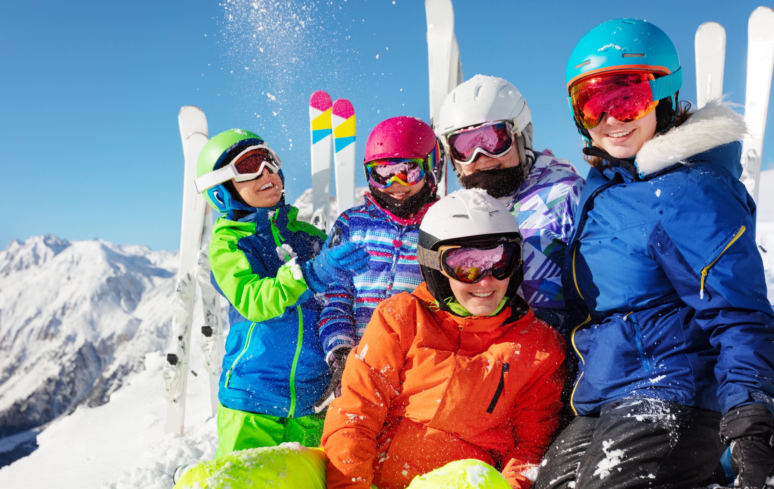 Group,Of,Ski,School,Children,Have,Fun,With,Snow,On